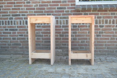 Barkruk van steigerhout      Nu complete set met tafel in de aanbieding!